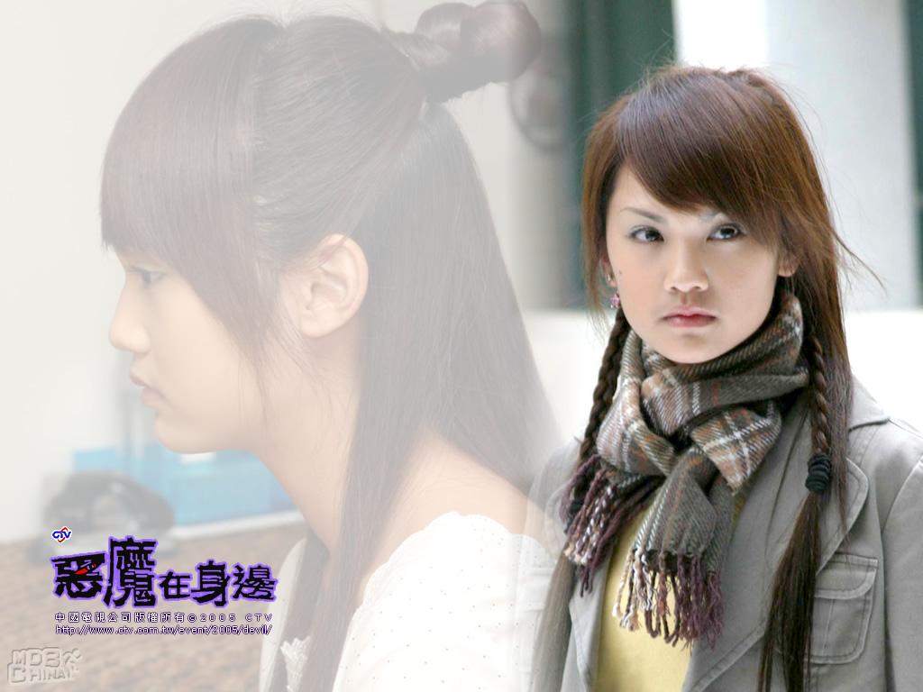 曾是 4 in love成员,并演出 《流星花园》小优一角的杨丞琳,在演艺