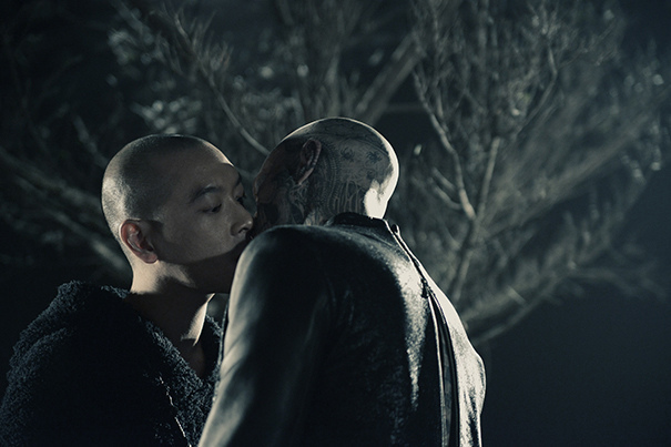 《僵尸》导演麦浚龙出奇招!与zombie boy男男热吻