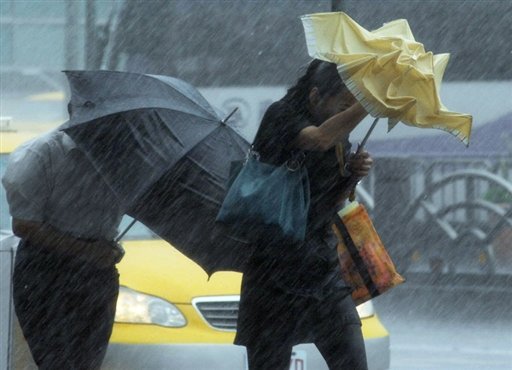 冬日选鞋该注意的事 | 冬天,下雨,雨靴,雨鞋,淋雨 | 美人计 | 妞新闻