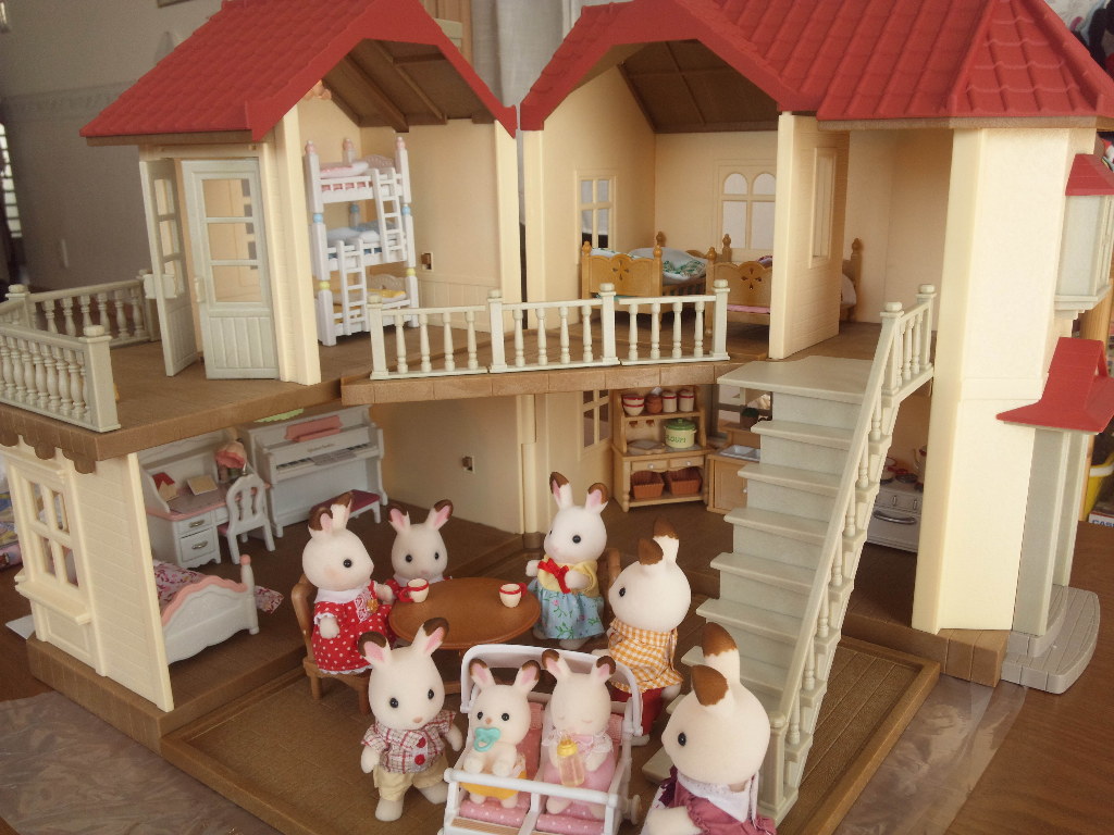 连卡通明星都爱乱入娃娃屋?动物森林家族的日常生活大揭密