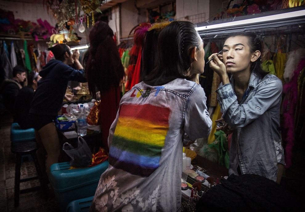 火辣变装皇后私密摄影集 | 纯爱98,gay bar,酒吧,反串,变装皇后 | 妞