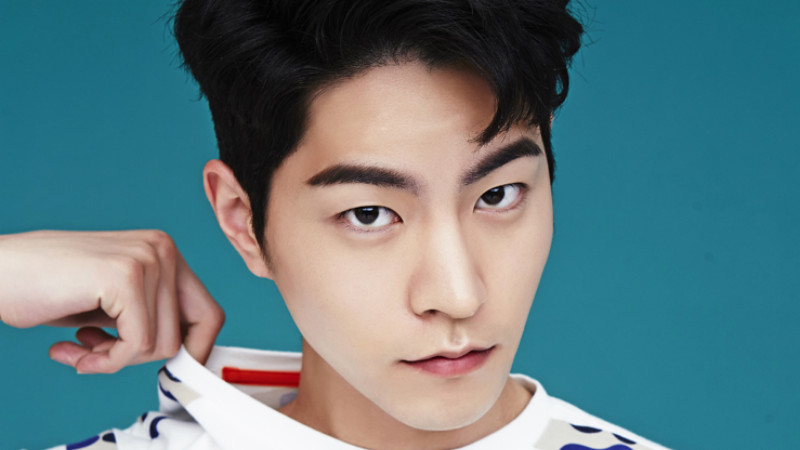 那双腿就跟他的眼睛一样细长 盘点5位单眼皮长腿欧爸